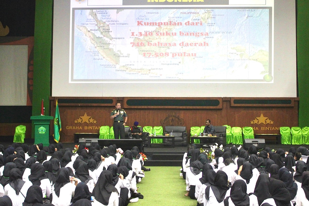 Kasrem 043/Gatam Sampaikan Wawasan Kebangsaan Kepada 1.731 Mahasiswa Baru Universitas Malahayati