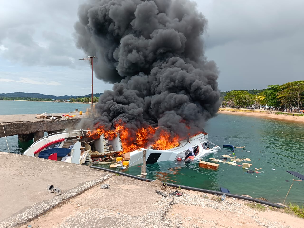Ledakan Speedboat! Cagub Maluku Utara Benny Laos Kritis, Tiga Korban Meninggal