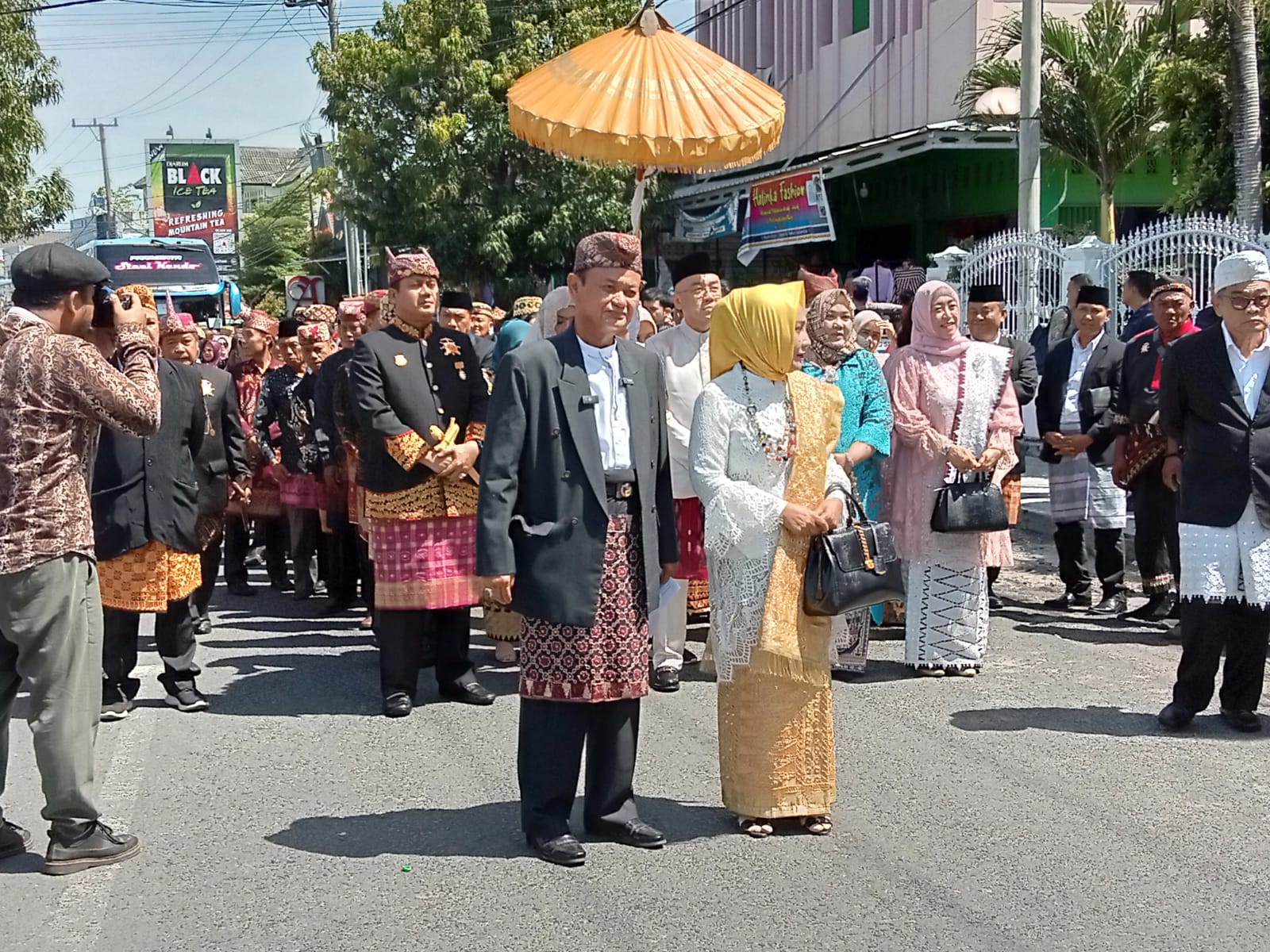 PEMBERIAN GELAR ADAT LAMPUNG SAI BATIN  DI MAKHGA LEGUN, WAY UKHANG