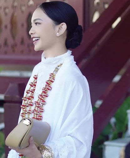 Kreativitas dan Pengabdian (Sebuah Biografi Singkat Ruby Chairani Syiffadia)