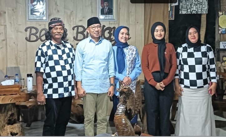 Gubernur dan Wakil Gubernur Terpilih, Rahmat Mirzani Djausal Bersama Istri dan Jihan Nurlela Jalin Silaturahmi Dengan Tokoh Budaya Lampung