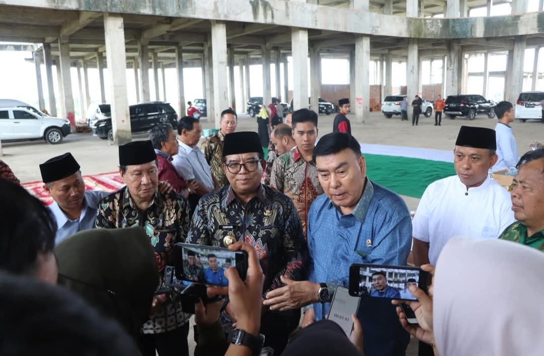Pj. Gubernur Lampung Tinjau Pembangunan Masjid Al Hijrah di Kota Baru, Ajak Sjachroedin Saksikan Perkembangannya