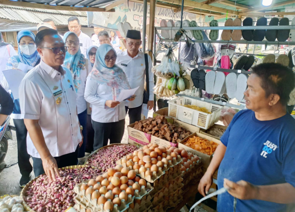 Stok Aman Tapi Harga Naik, Pemkab Lamsel Langsung Pantau Pasar