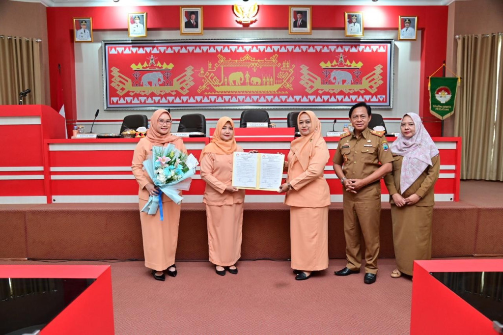 Ketua Baru DWP Lampung Selatan Resmi Dilantik. Ratna Yanuana Siap Bawa Perubahan