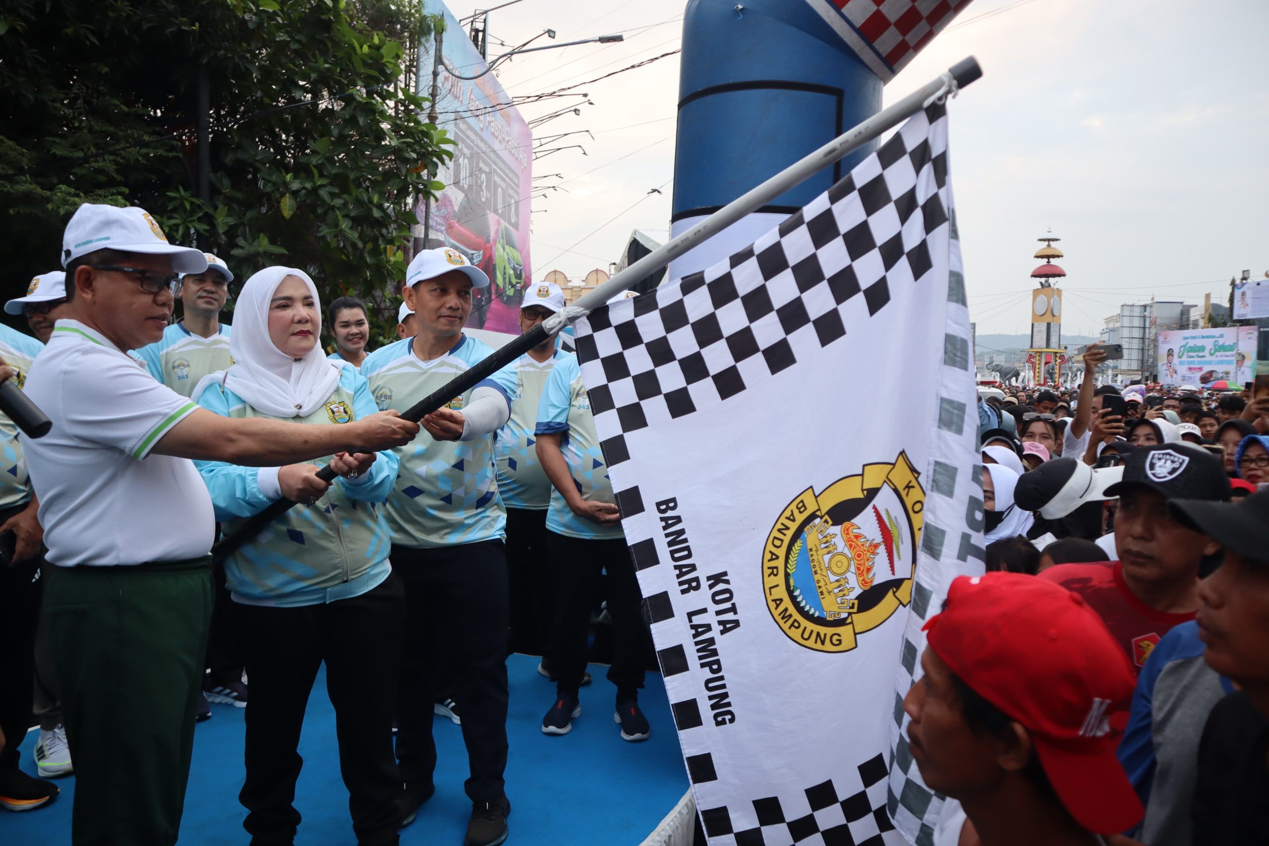 Jalan Sehat HUT Kota Bandar Lampung Ke-343 Berlangsung Meriah dan Banjir Hadiah