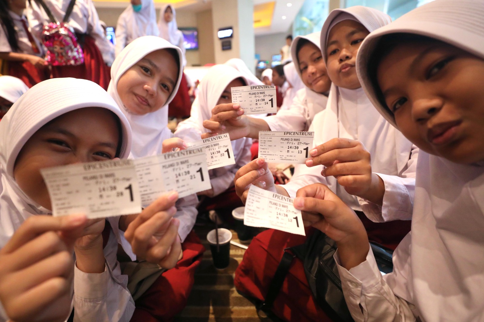 Ajak Anak Jakarta Peduli Lingkungan, Rano Karno Nobar Film Pelangi di Mars